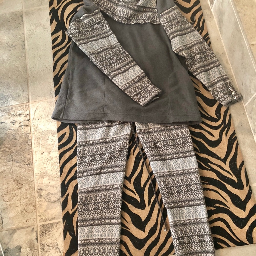 Pajamas/lounge suit